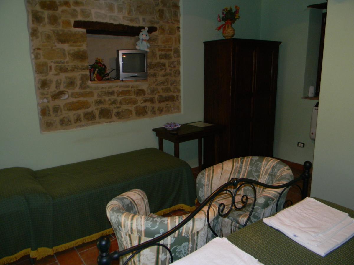 Azienda Agrituristica Colle San Giorgio Castiglione Messer Raimondo Luaran gambar